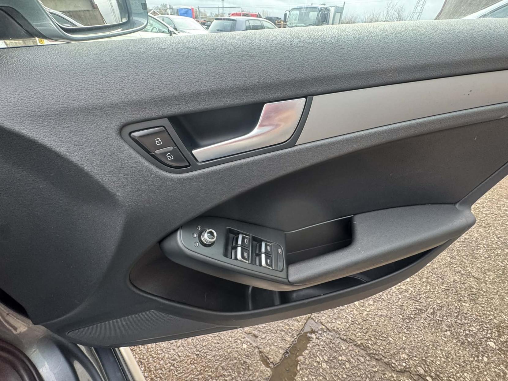 Audi A4 Allroad 3.0 TDI V6 Estate 5dr Diesel S Tronic quattro Euro 5 (s/s) (245 ps)