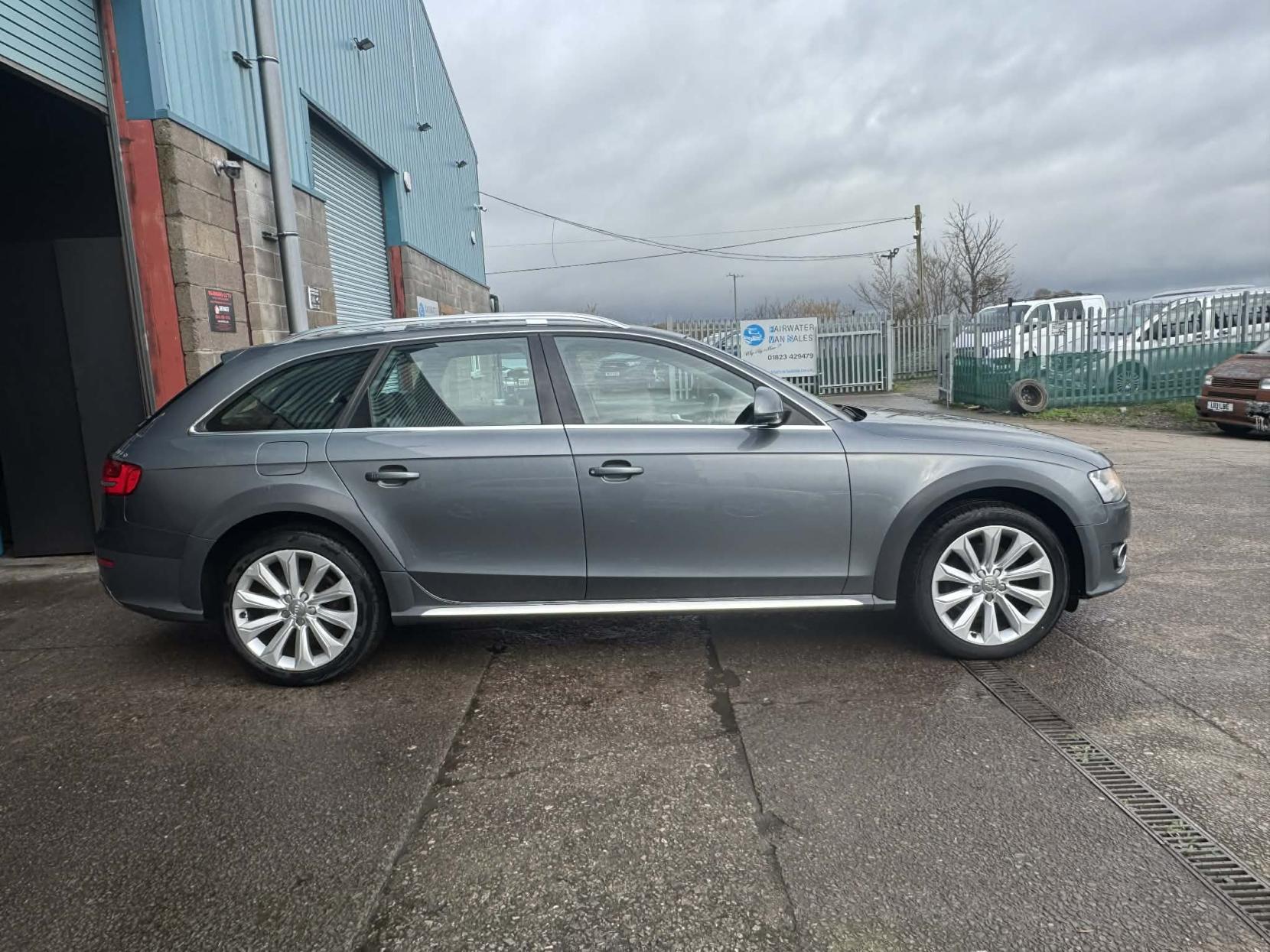 Audi A4 Allroad 3.0 TDI V6 Estate 5dr Diesel S Tronic quattro Euro 5 (s/s) (245 ps)