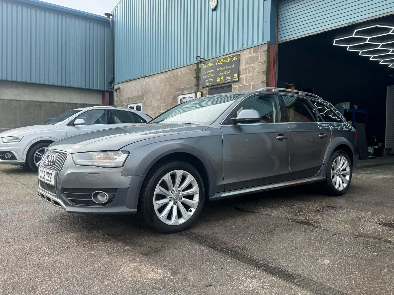 Audi A4 Allroad 3.0 TDI V6 Estate 5dr Diesel S Tronic quattro Euro 5 (s/s) (245 ps)