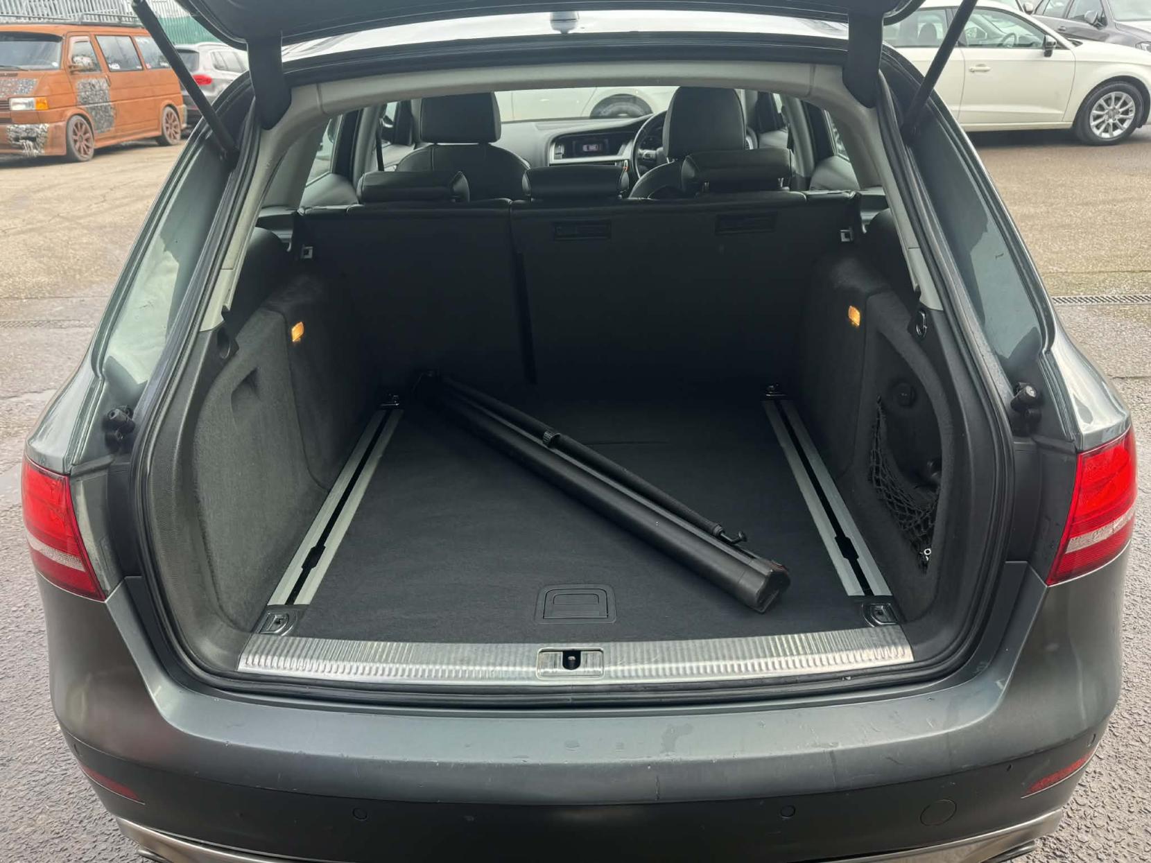 Audi A4 Allroad 3.0 TDI V6 Estate 5dr Diesel S Tronic quattro Euro 5 (s/s) (245 ps)