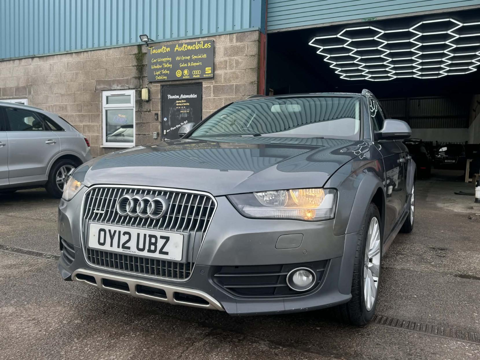 Audi A4 Allroad 3.0 TDI V6 Estate 5dr Diesel S Tronic quattro Euro 5 (s/s) (245 ps)