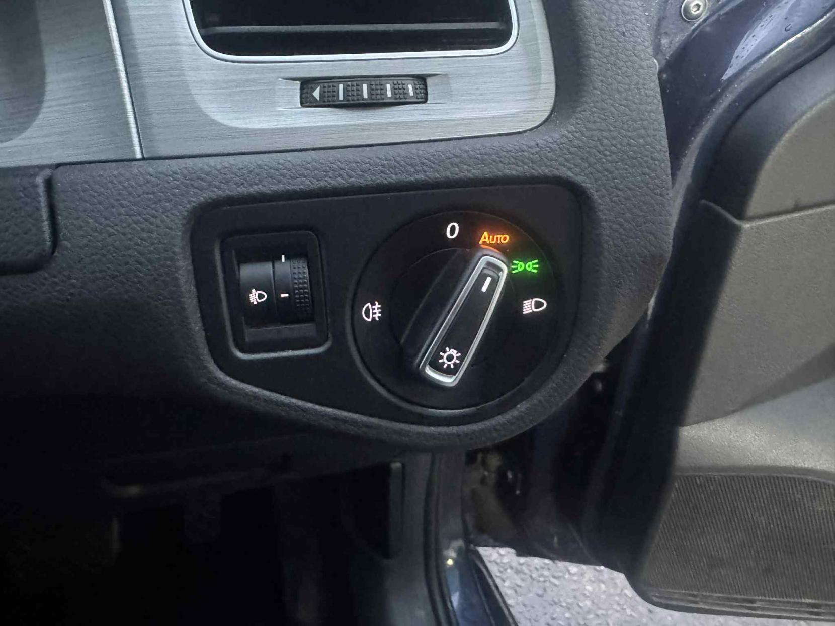 Volkswagen Golf 2.0 TDI BlueMotion Tech SE Estate 5dr Diesel DSG Euro 5 (s/s) (150 ps)