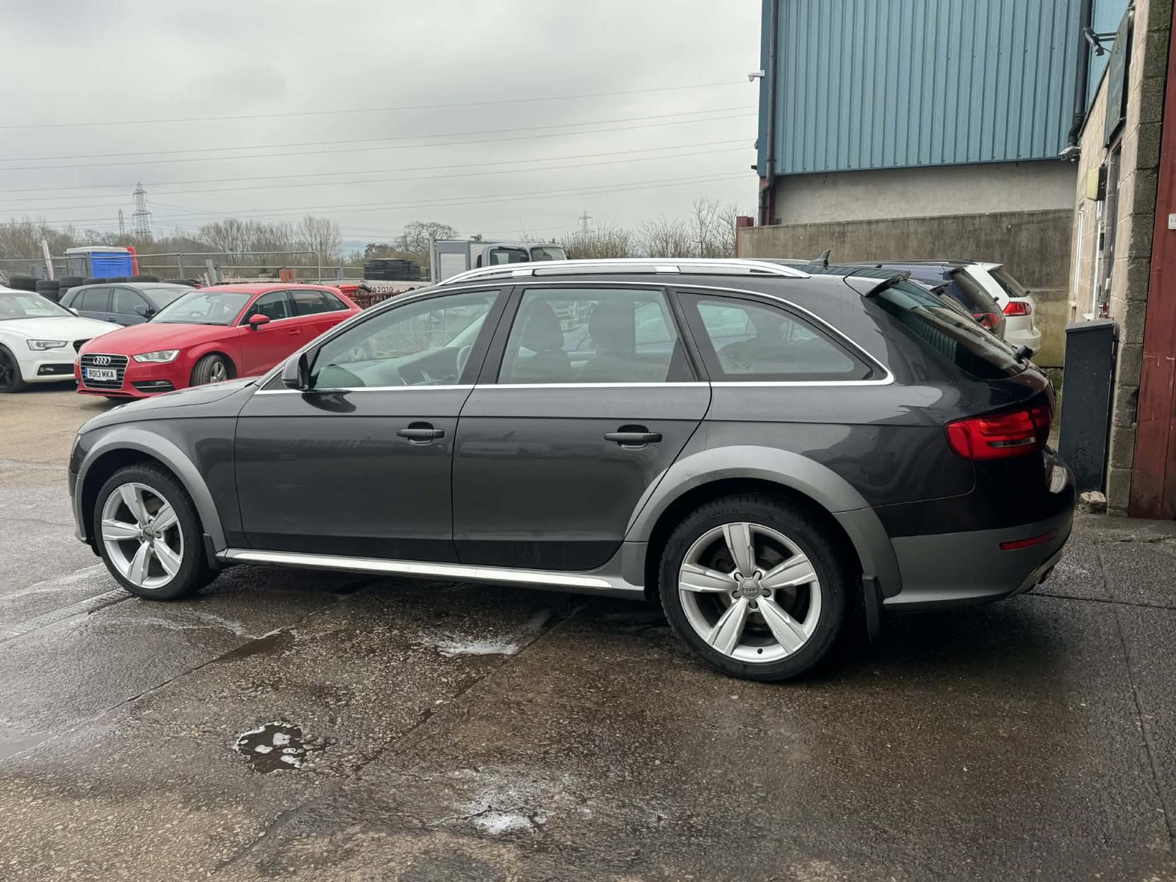 Audi A4 Allroad 2.0 TDI Estate 5dr Diesel Manual quattro Euro 5 (s/s) (170 ps)