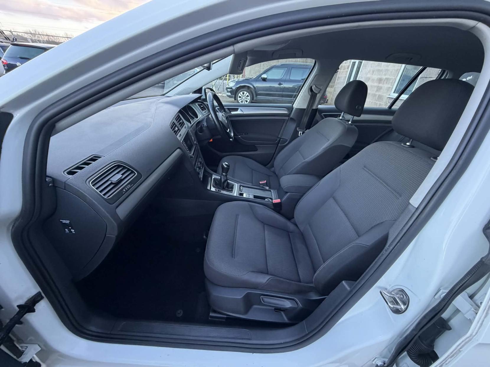 Volkswagen Golf 1.6 TDI BlueMotion Tech SE Estate 5dr Diesel Manual Euro 6 (s/s) (110 ps)