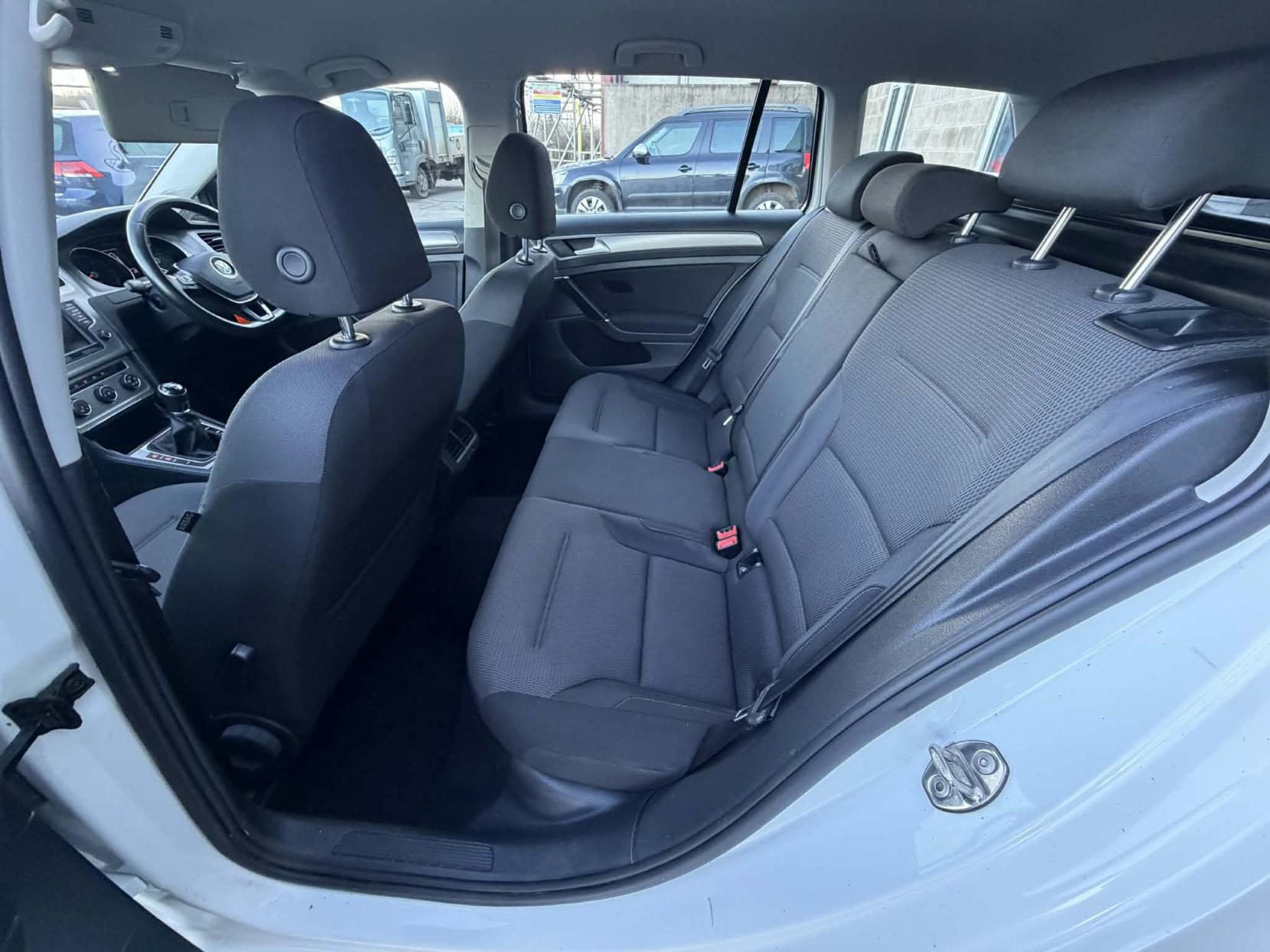 Volkswagen Golf 1.6 TDI BlueMotion Tech SE Estate 5dr Diesel Manual Euro 6 (s/s) (110 ps)