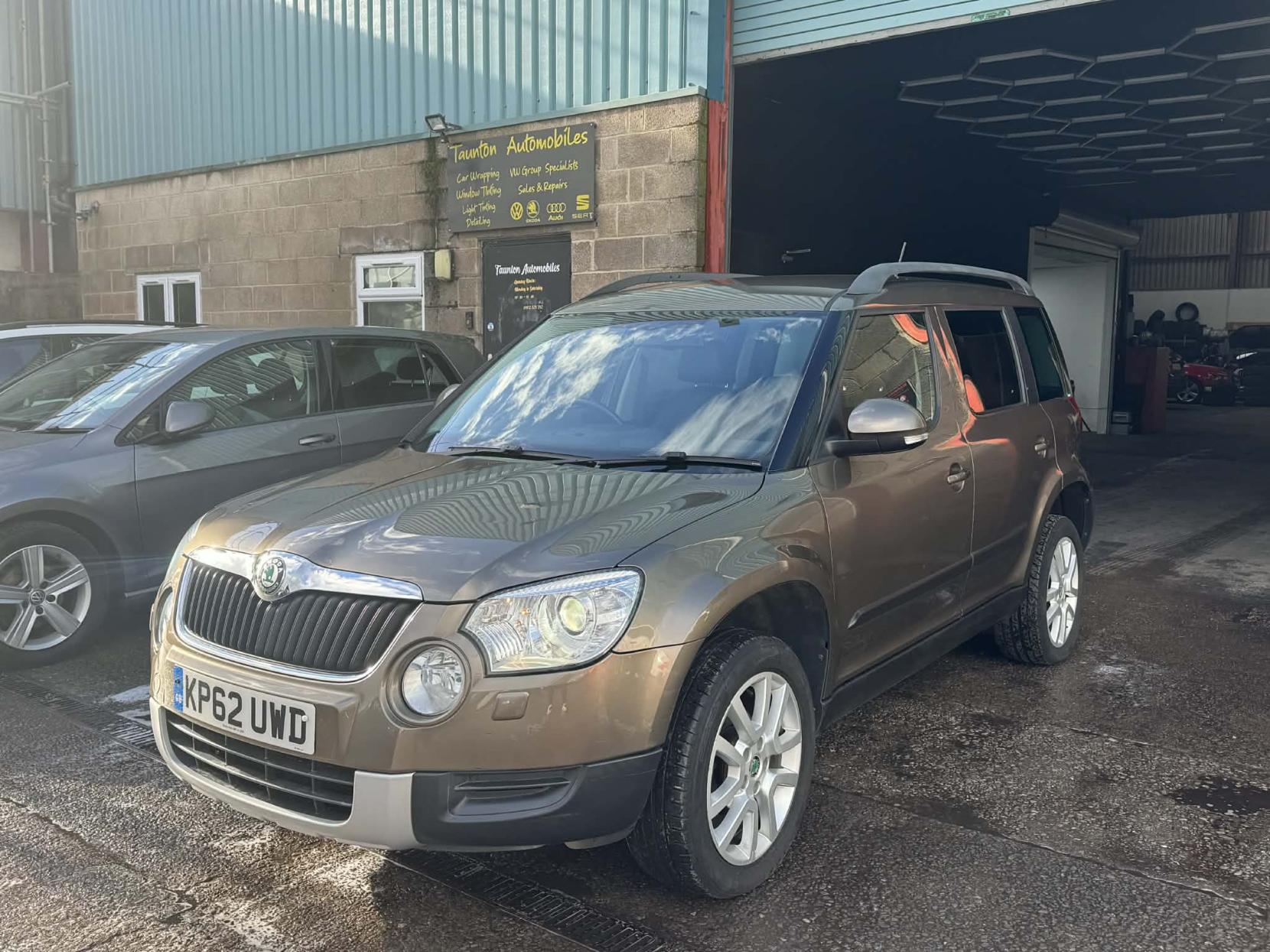Skoda Yeti 2.0 TDI Elegance SUV 5dr Diesel Manual Euro 5 (110 ps)