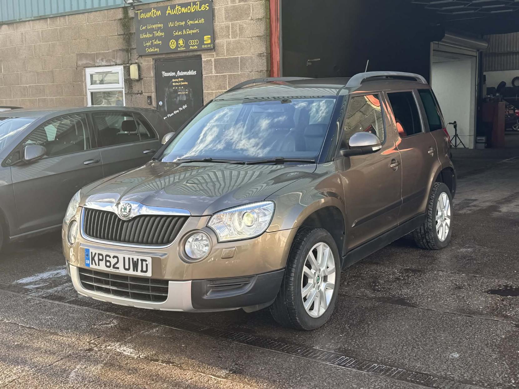 Skoda Yeti 2.0 TDI Elegance SUV 5dr Diesel Manual Euro 5 (110 ps)