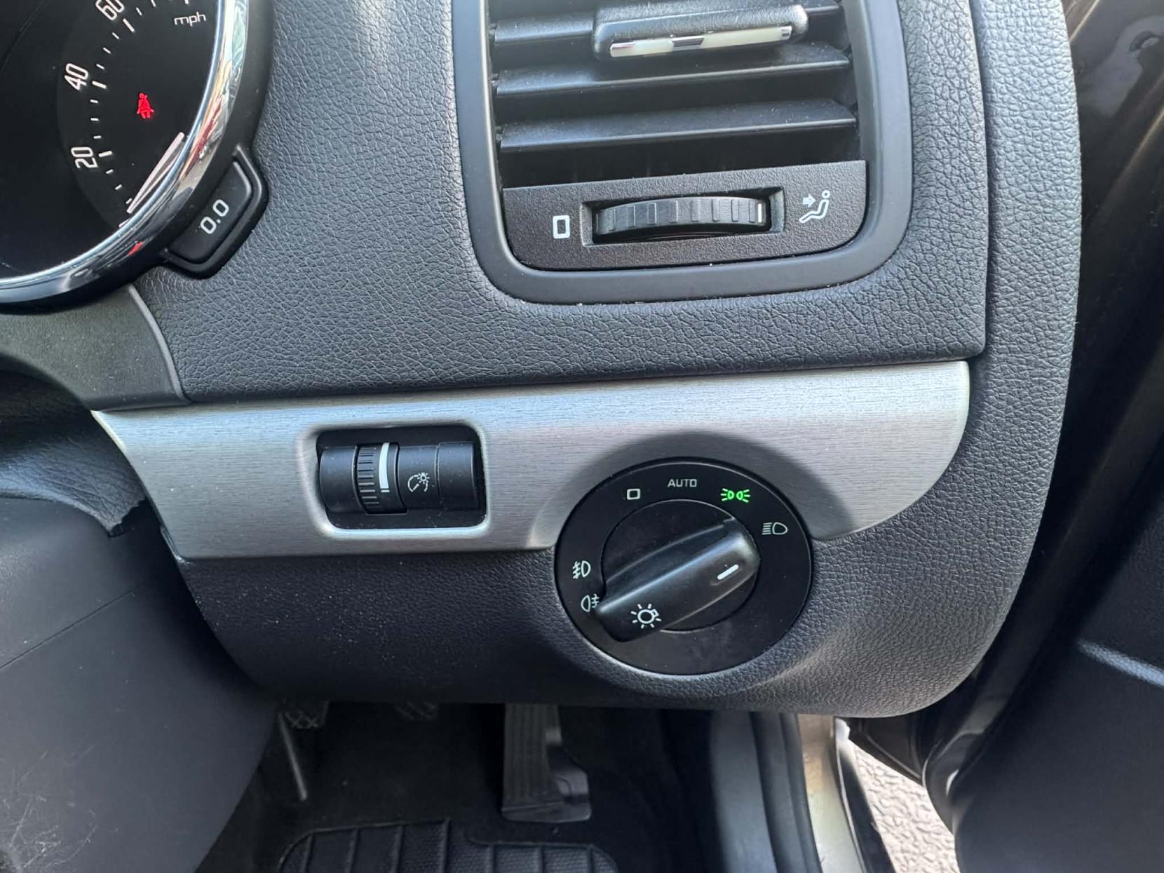 Skoda Yeti 2.0 TDI Elegance SUV 5dr Diesel Manual Euro 5 (110 ps)