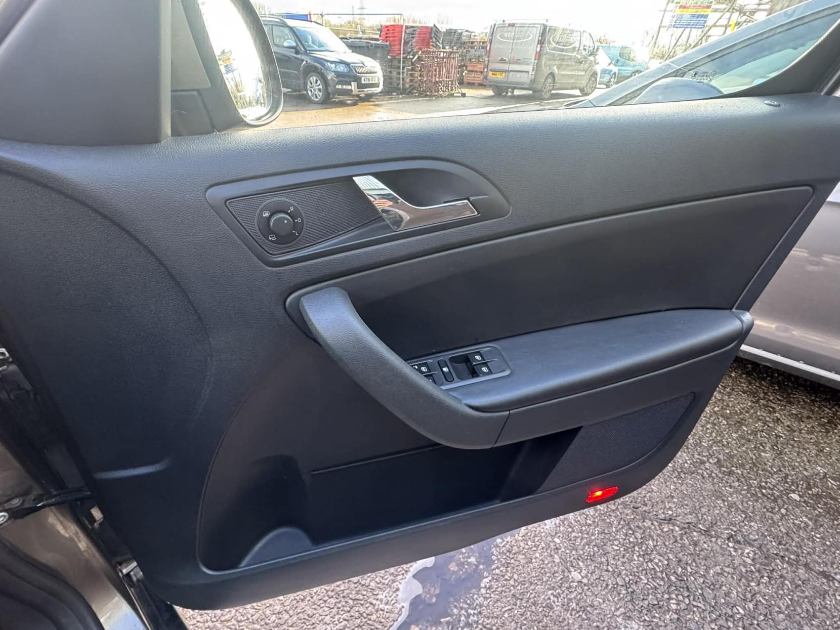 Skoda Yeti 2.0 TDI Elegance SUV 5dr Diesel Manual Euro 5 (110 ps)