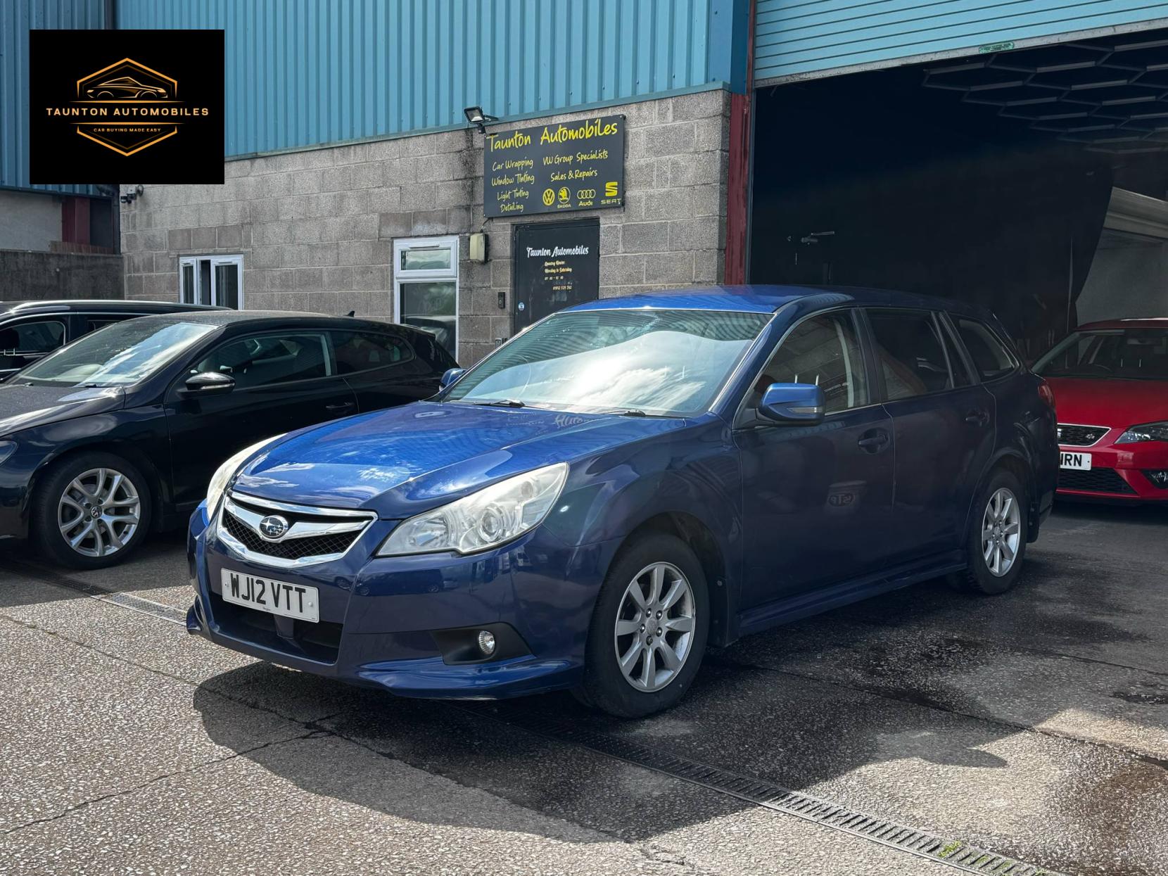 Subaru Legacy 2.0 ES Sport Tourer 5dr Petrol Manual 4WD Euro 5 (SNav) (150 ps)
