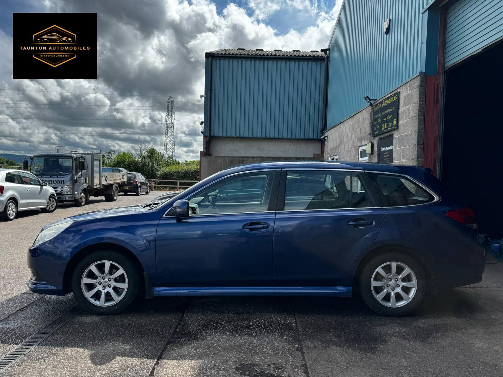 Subaru Legacy 2.0 ES Sport Tourer 5dr Petrol Manual 4WD Euro 5 (SNav) (150 ps)
