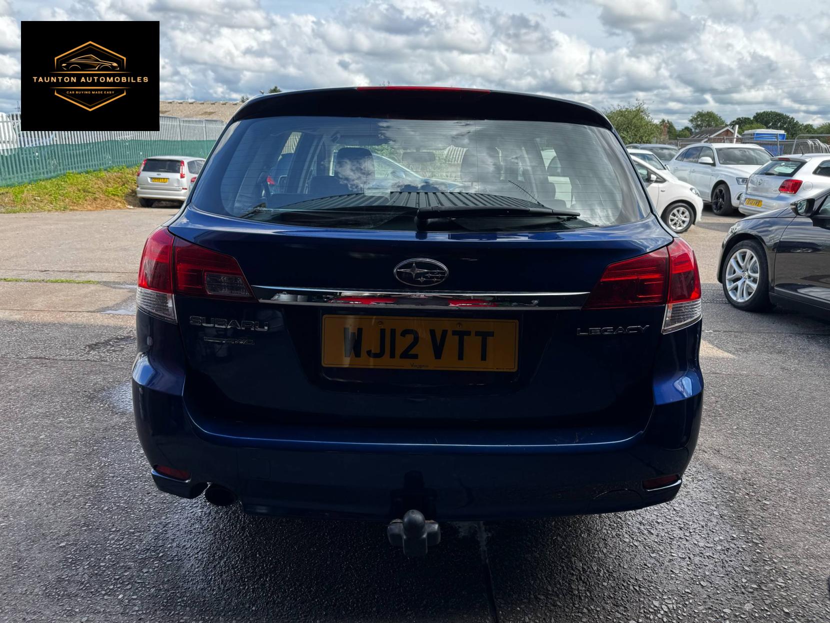 Subaru Legacy 2.0 ES Sport Tourer 5dr Petrol Manual 4WD Euro 5 (SNav) (150 ps)