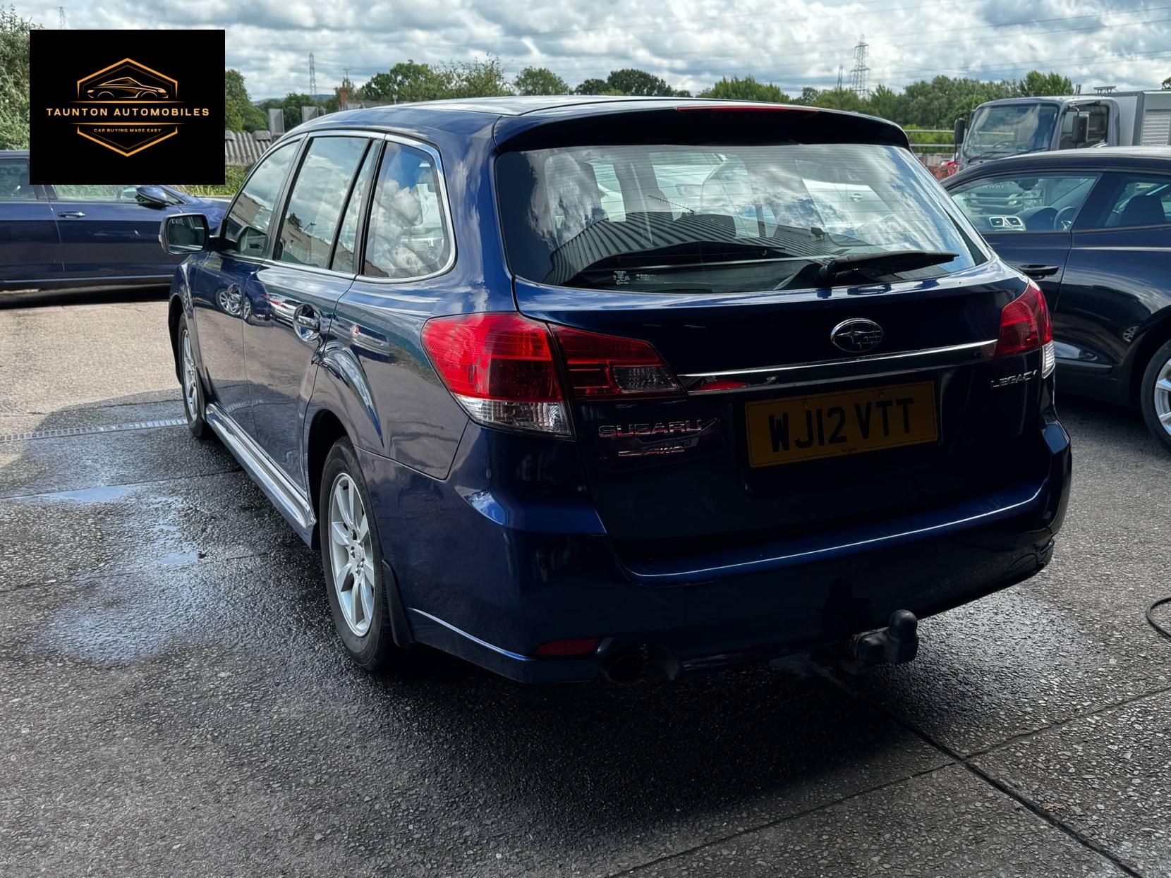 Subaru Legacy 2.0 ES Sport Tourer 5dr Petrol Manual 4WD Euro 5 (SNav) (150 ps)