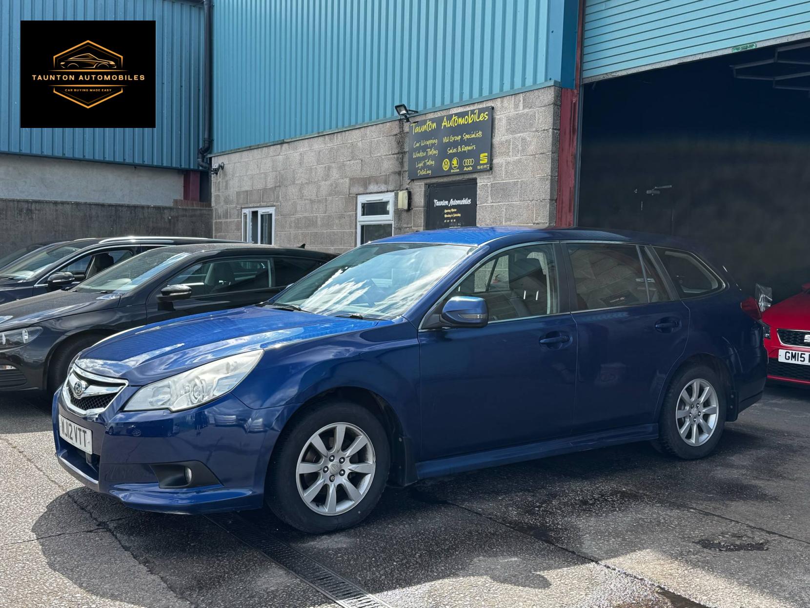Subaru Legacy 2.0 ES Sport Tourer 5dr Petrol Manual 4WD Euro 5 (SNav) (150 ps)