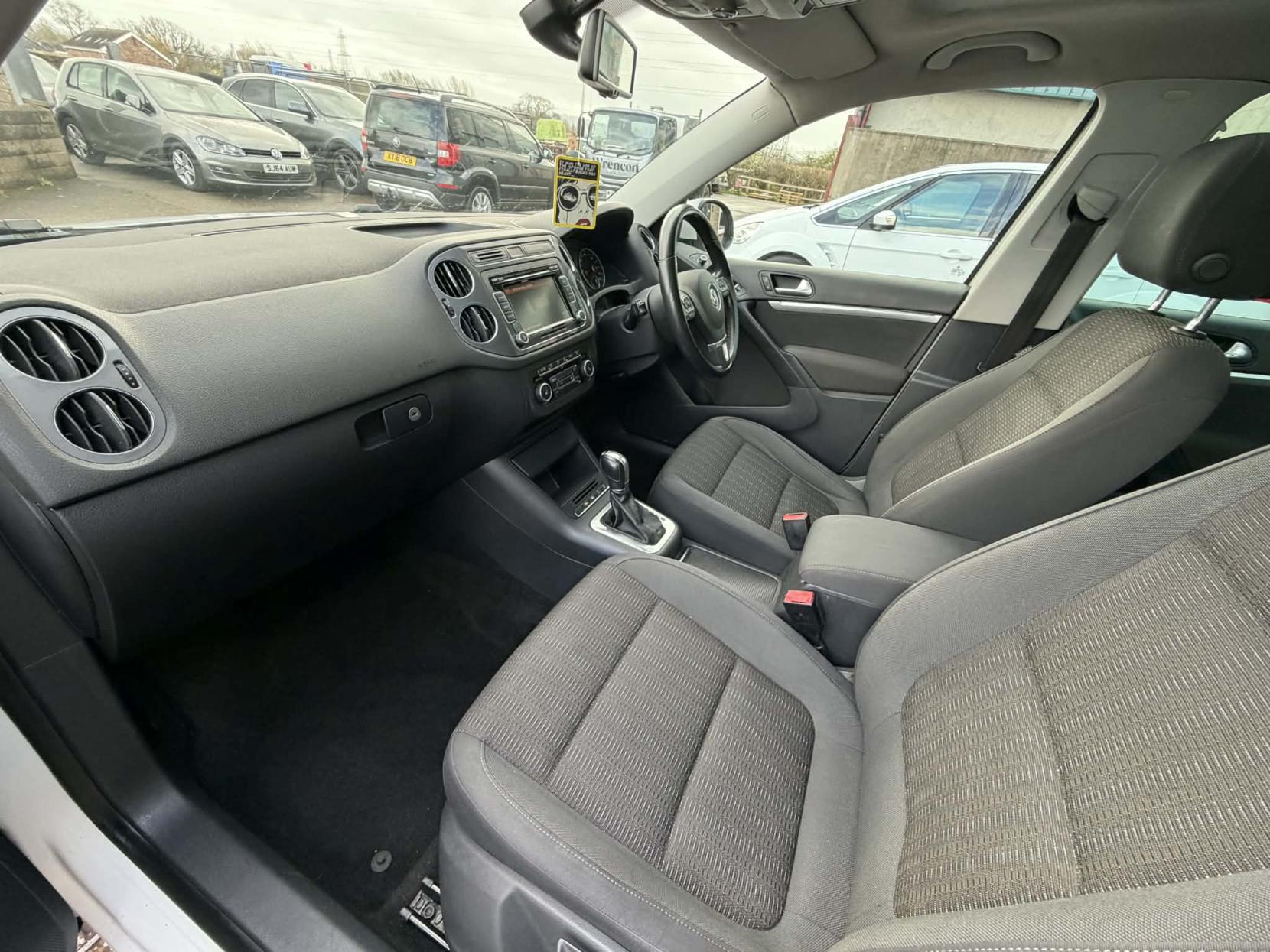 Volkswagen Tiguan 2.0 TDI BlueMotion Tech SE SUV 5dr Diesel DSG 4WD Euro 5 (s/s) (140 ps)