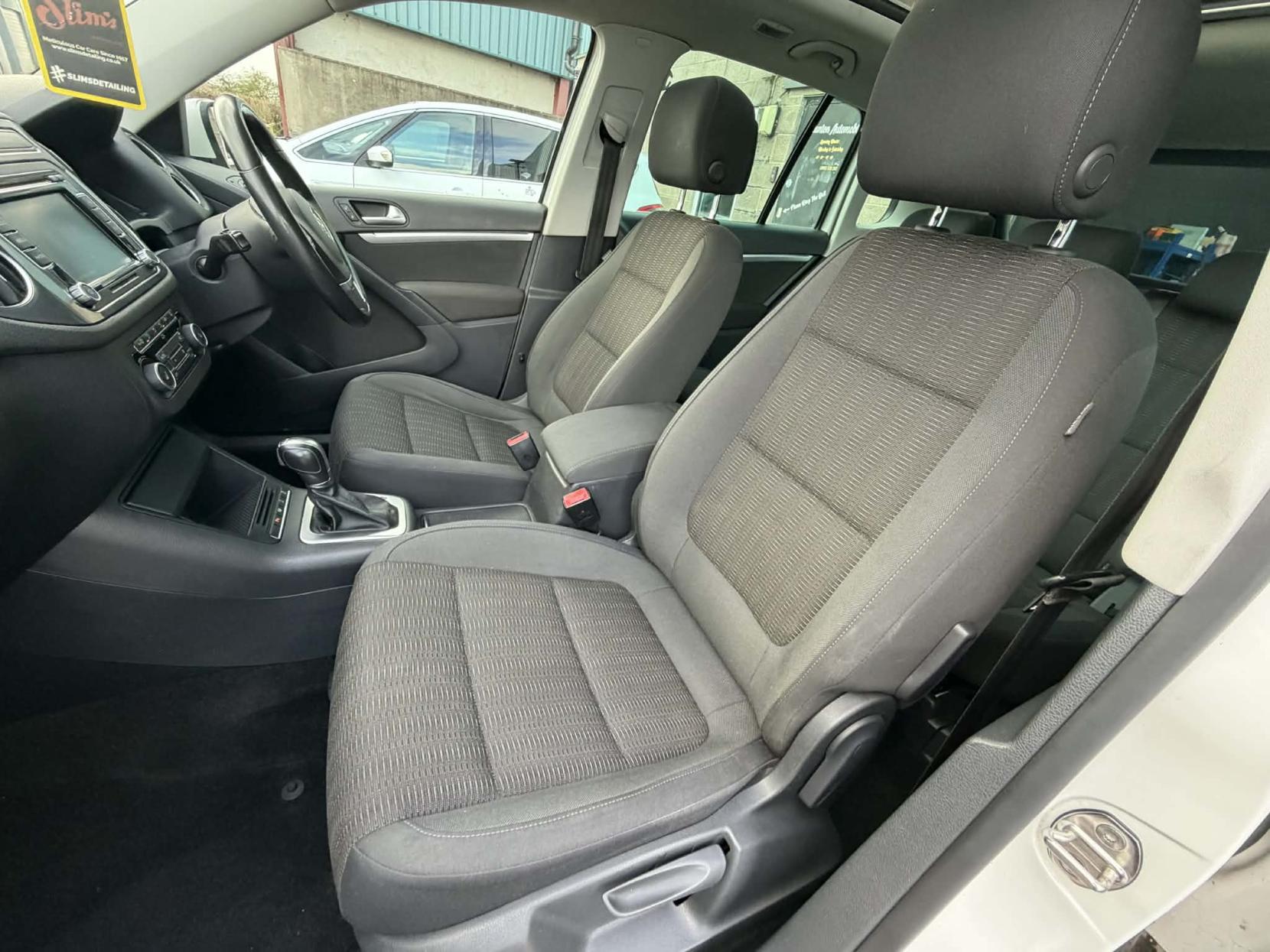 Volkswagen Tiguan 2.0 TDI BlueMotion Tech SE SUV 5dr Diesel DSG 4WD Euro 5 (s/s) (140 ps)