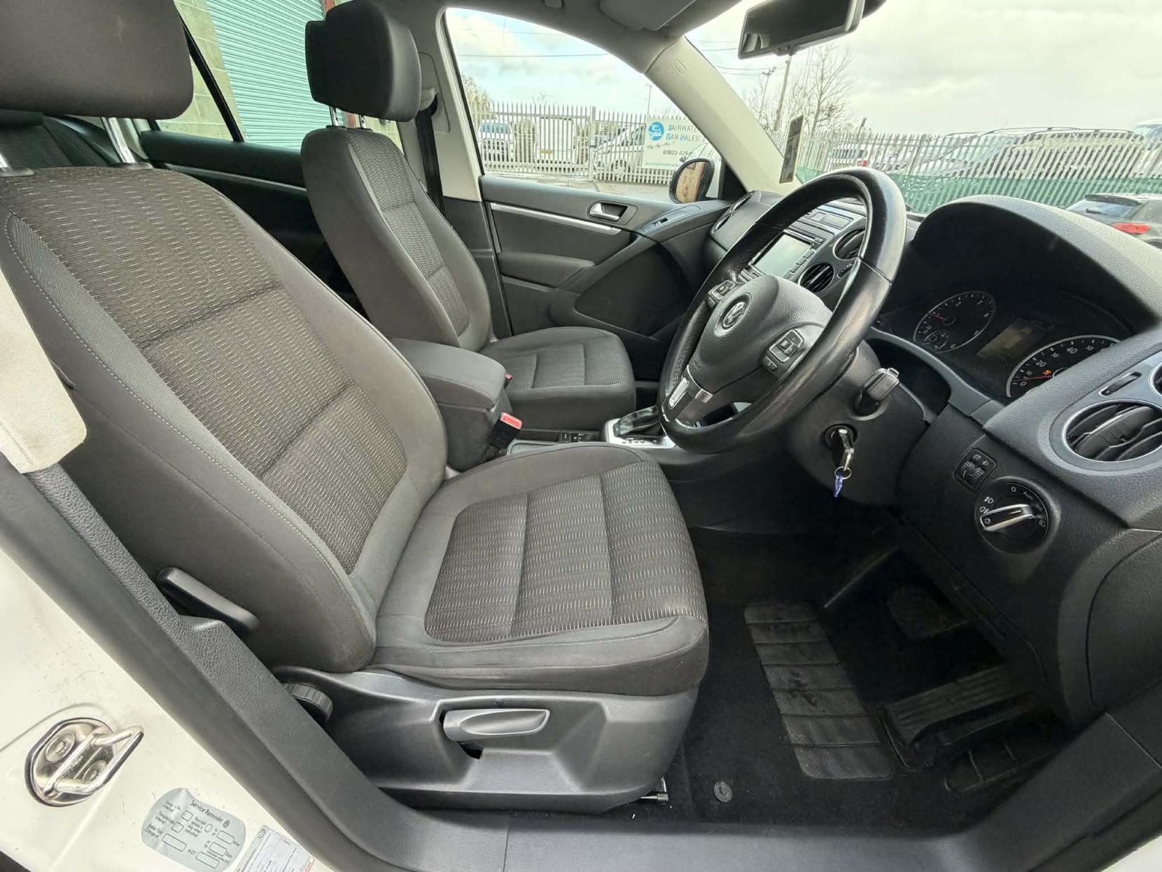 Volkswagen Tiguan 2.0 TDI BlueMotion Tech SE SUV 5dr Diesel DSG 4WD Euro 5 (s/s) (140 ps)