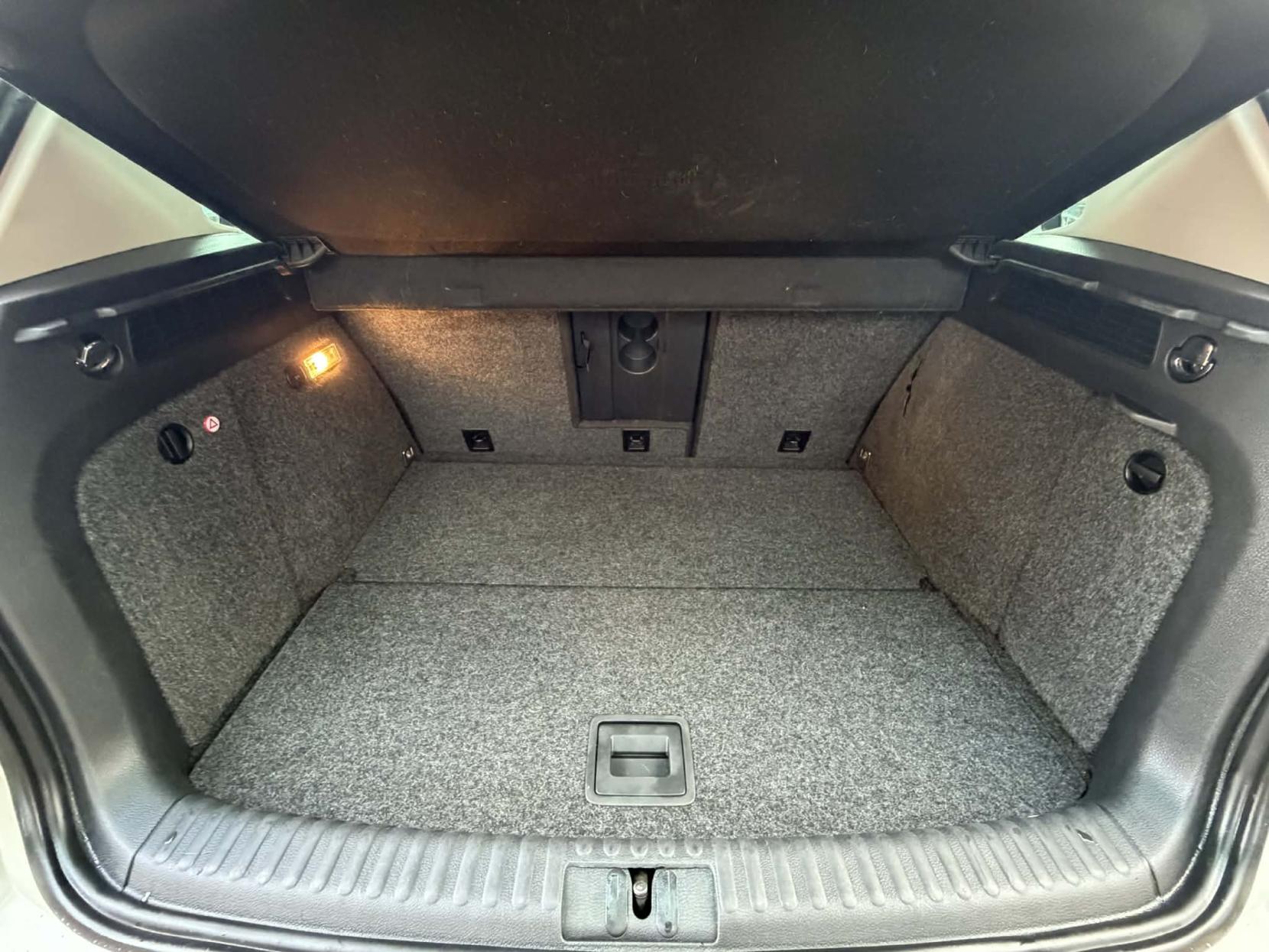 Volkswagen Tiguan 2.0 TDI BlueMotion Tech SE SUV 5dr Diesel DSG 4WD Euro 5 (s/s) (140 ps)