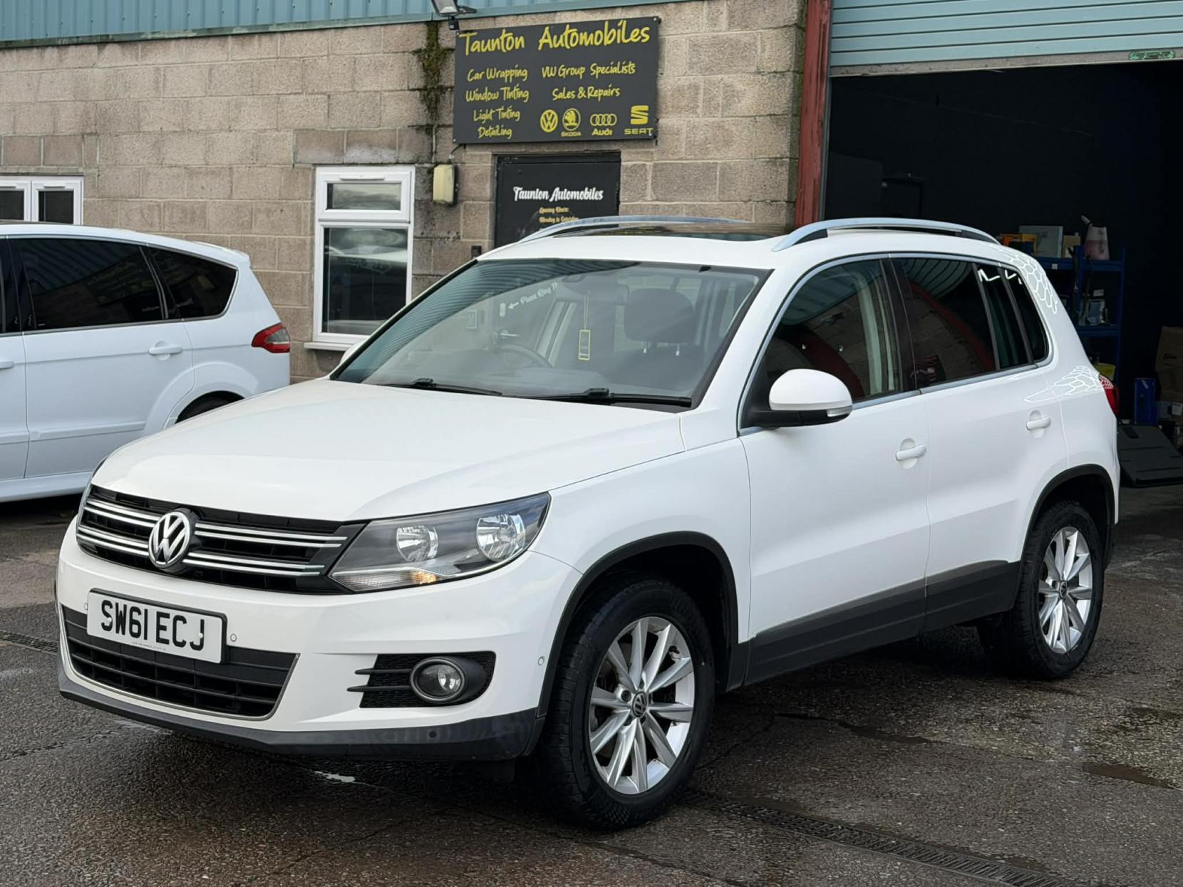 Volkswagen Tiguan 2.0 TDI BlueMotion Tech SE SUV 5dr Diesel DSG 4WD Euro 5 (s/s) (140 ps)