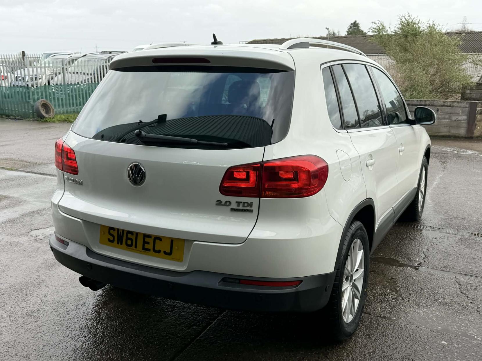 Volkswagen Tiguan 2.0 TDI BlueMotion Tech SE SUV 5dr Diesel DSG 4WD Euro 5 (s/s) (140 ps)