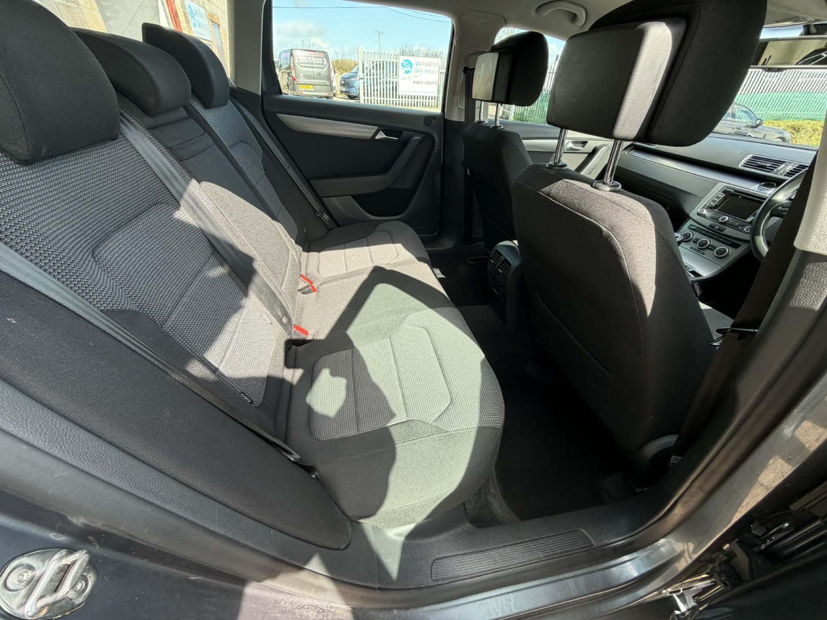 Volkswagen Passat 2.0 TDI BlueMotion Tech Highline Estate 5dr Diesel Manual Euro 5 (s/s) (140 ps)