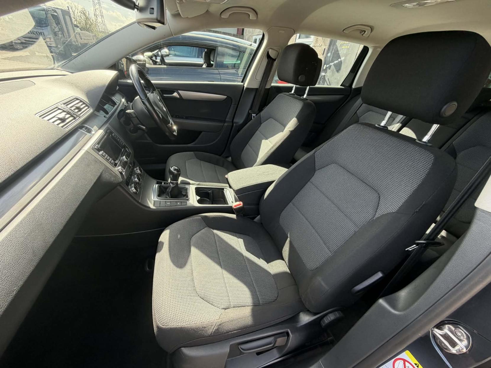 Volkswagen Passat 2.0 TDI BlueMotion Tech Highline Estate 5dr Diesel Manual Euro 5 (s/s) (140 ps)