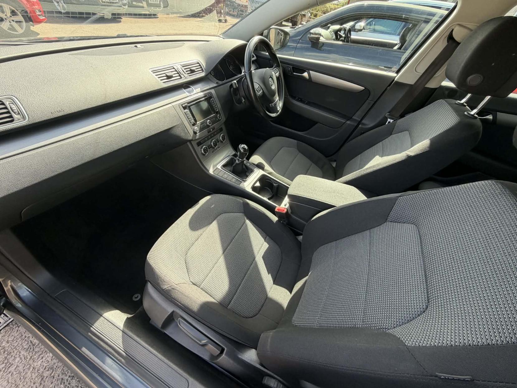 Volkswagen Passat 2.0 TDI BlueMotion Tech Highline Estate 5dr Diesel Manual Euro 5 (s/s) (140 ps)