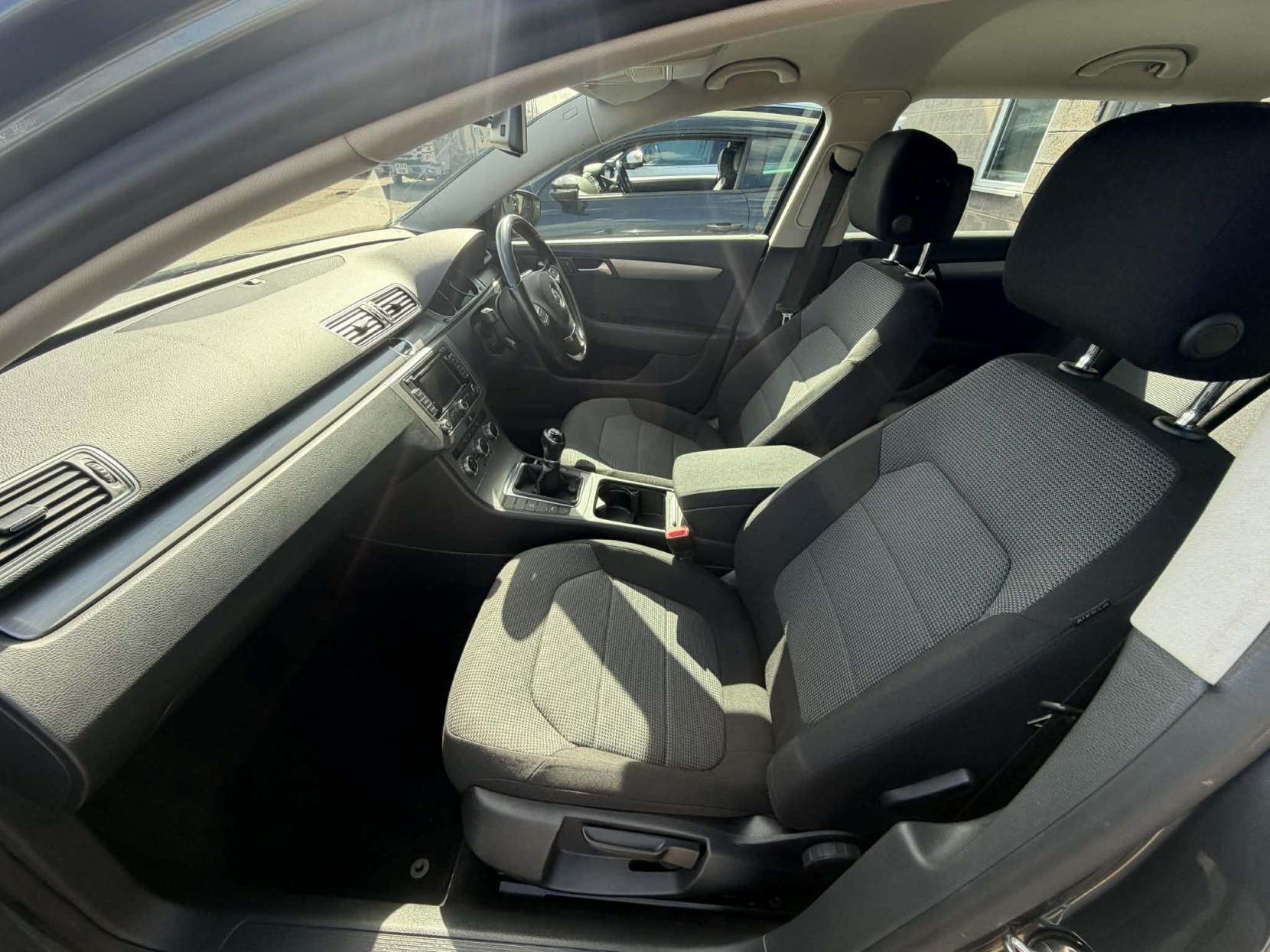 Volkswagen Passat 2.0 TDI BlueMotion Tech Highline Estate 5dr Diesel Manual Euro 5 (s/s) (140 ps)