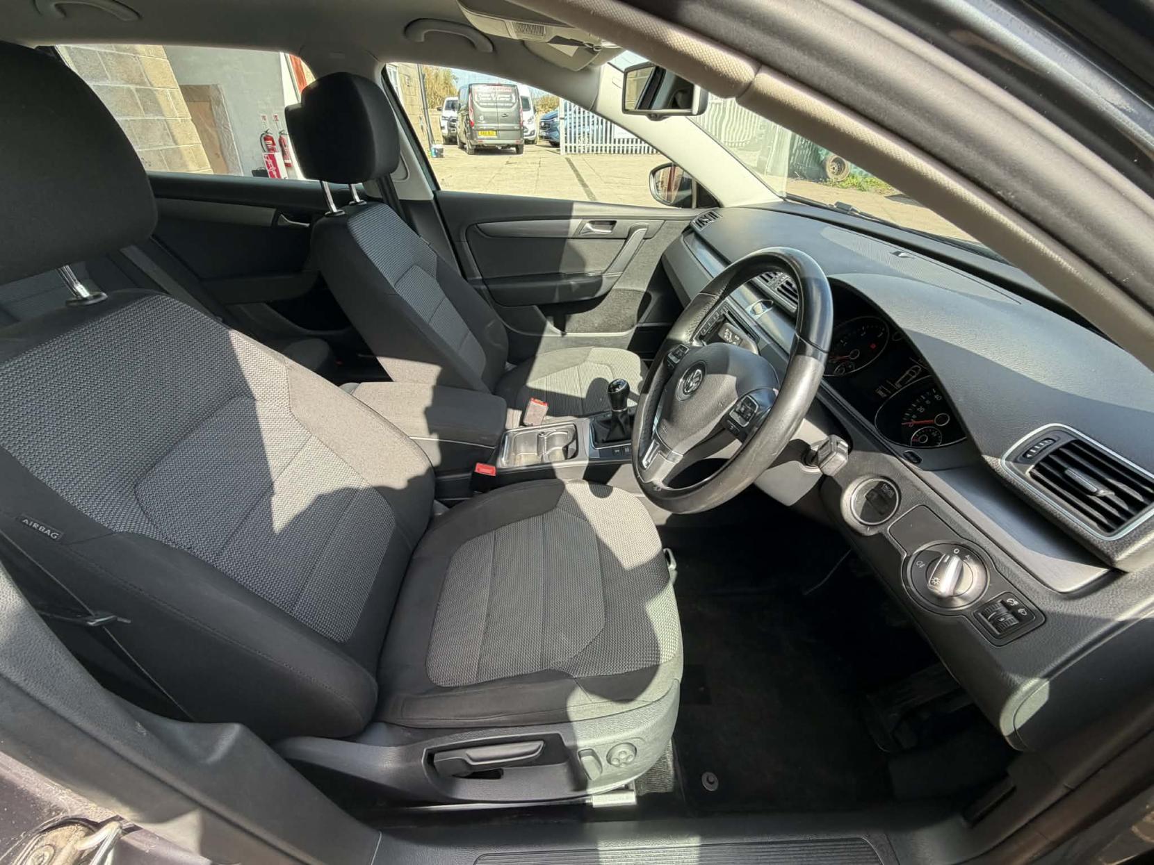 Volkswagen Passat 2.0 TDI BlueMotion Tech Highline Estate 5dr Diesel Manual Euro 5 (s/s) (140 ps)