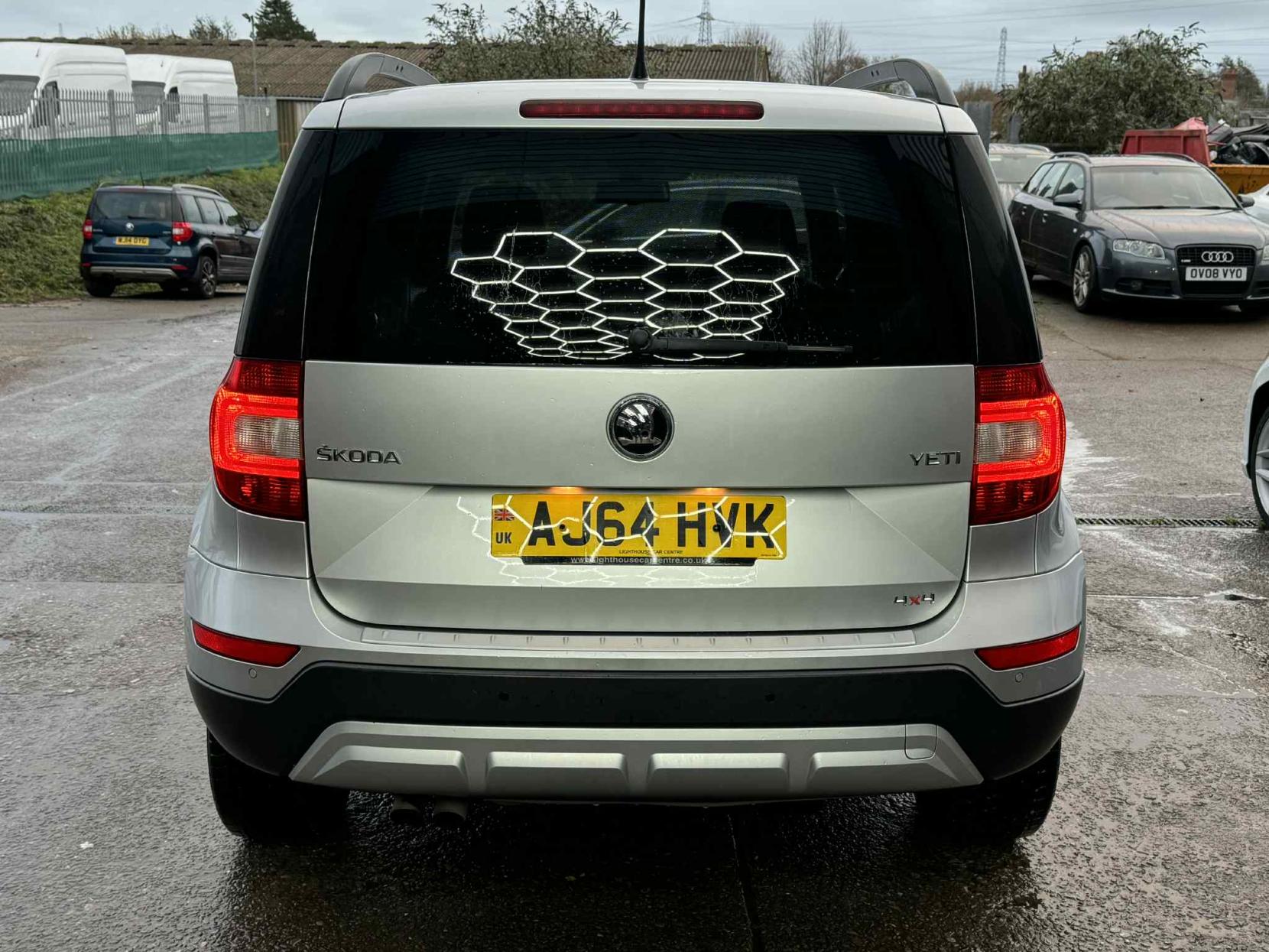 Skoda Yeti 2.0 TDI Elegance Outdoor 5dr Diesel Manual 4WD Euro 5 (140 ps)