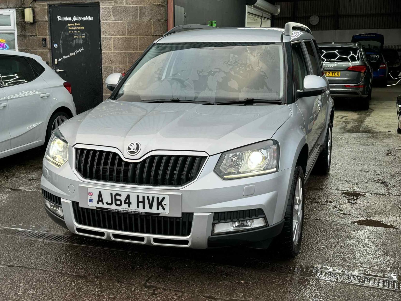 Skoda Yeti 2.0 TDI Elegance Outdoor 5dr Diesel Manual 4WD Euro 5 (140 ps)