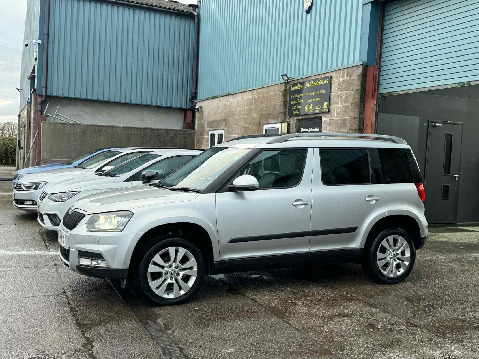 Skoda Yeti 2.0 TDI Elegance Outdoor 5dr Diesel Manual 4WD Euro 5 (140 ps)