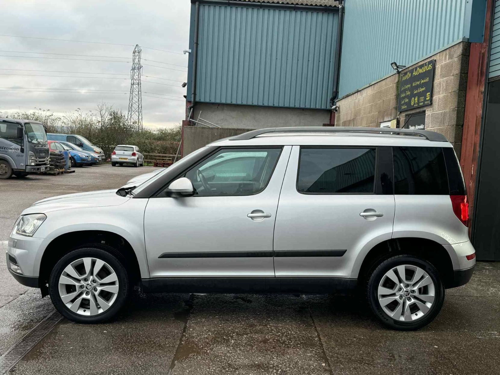 Skoda Yeti 2.0 TDI Elegance Outdoor 5dr Diesel Manual 4WD Euro 5 (140 ps)