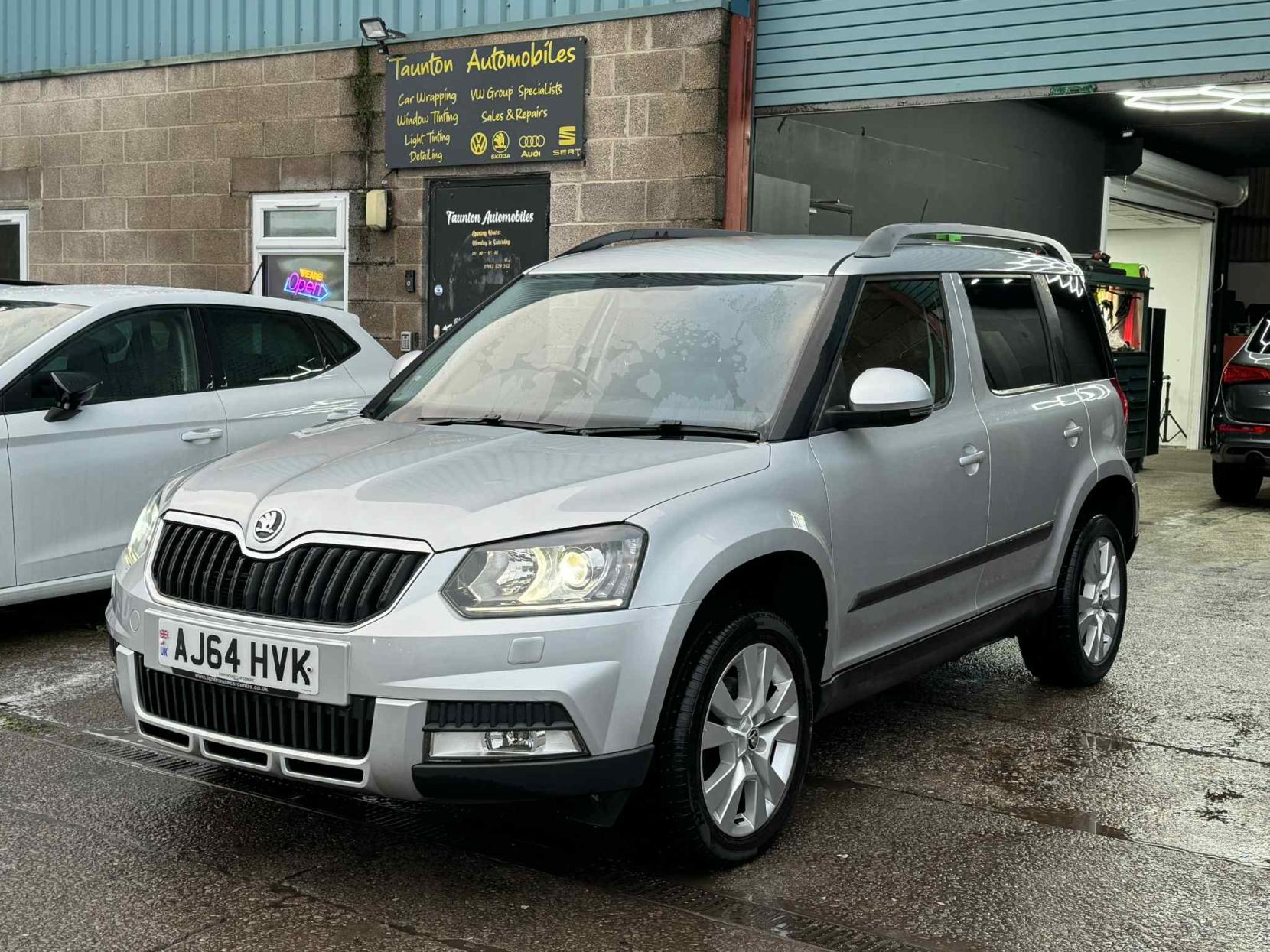 Skoda Yeti 2.0 TDI Elegance Outdoor 5dr Diesel Manual 4WD Euro 5 (140 ps)