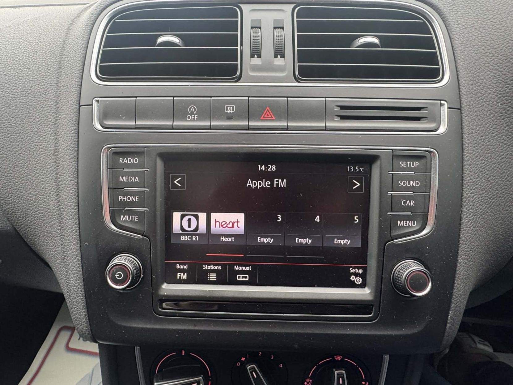 Volkswagen Polo 1.4 TDI BlueMotion Tech SE Hatchback 5dr Diesel Manual Euro 6 (s/s) (75 ps)