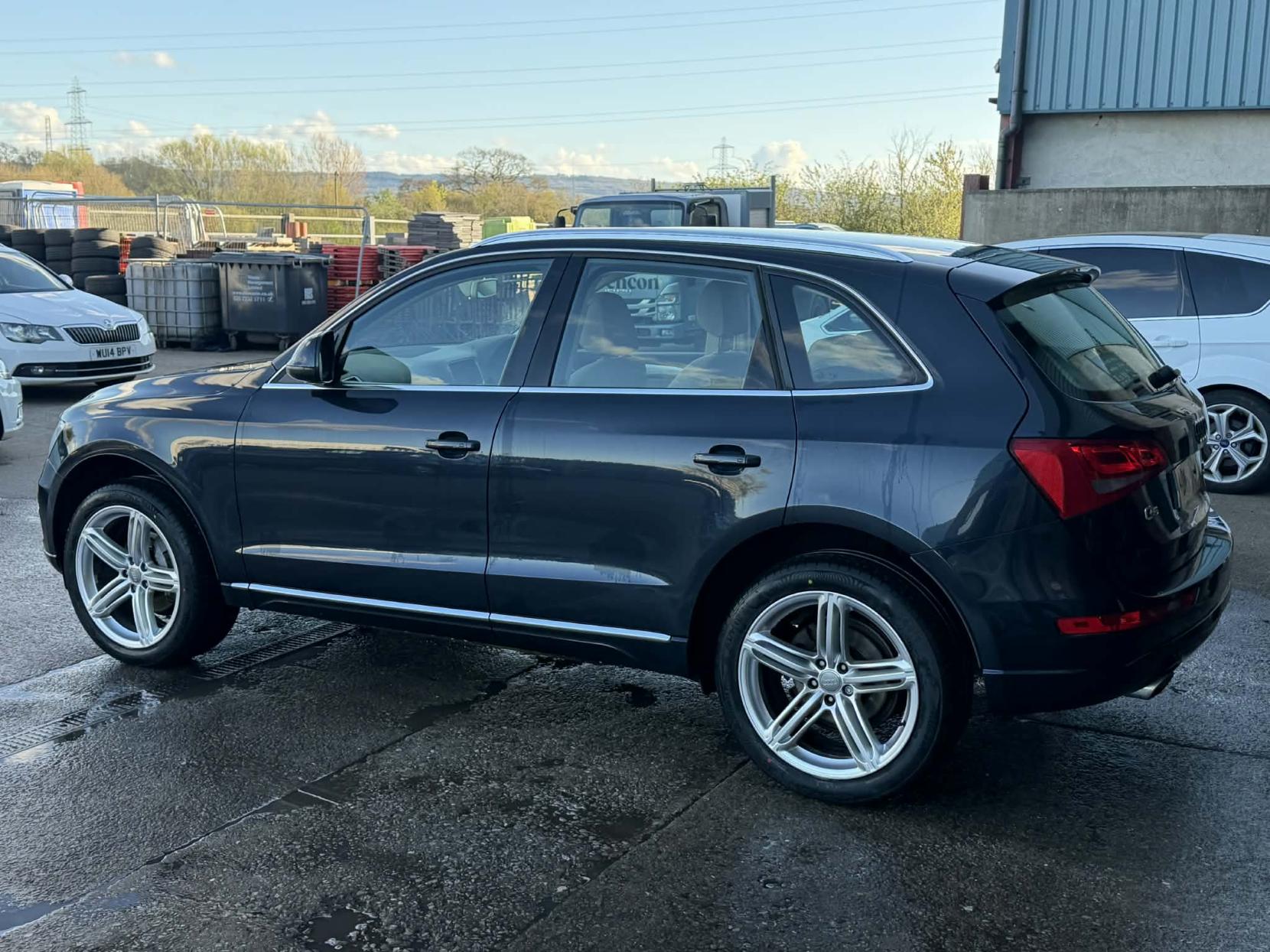 Audi Q5 2.0 TDI SE SUV 5dr Diesel Manual quattro Euro 5 (s/s) (177 ps)