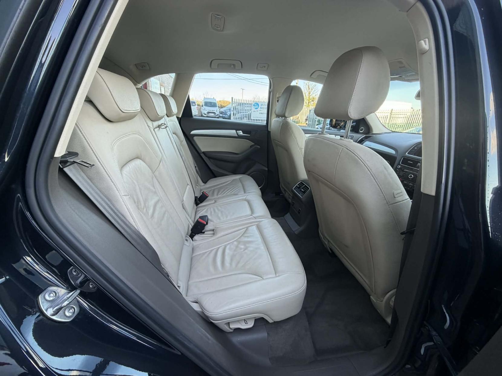 Audi Q5 2.0 TDI SE SUV 5dr Diesel Manual quattro Euro 5 (s/s) (177 ps)