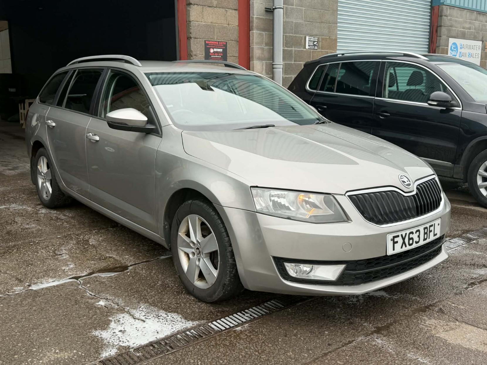Skoda Octavia 1.6 TDI SE Estate 5dr Diesel DSG Euro 5 (s/s) (105 ps)