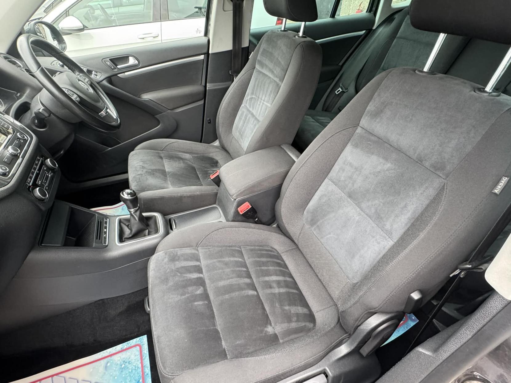 Volkswagen Tiguan 2.0 TDI BlueMotion Tech Match SUV 5dr Diesel Manual 2WD Euro 5 (s/s) (140 ps)