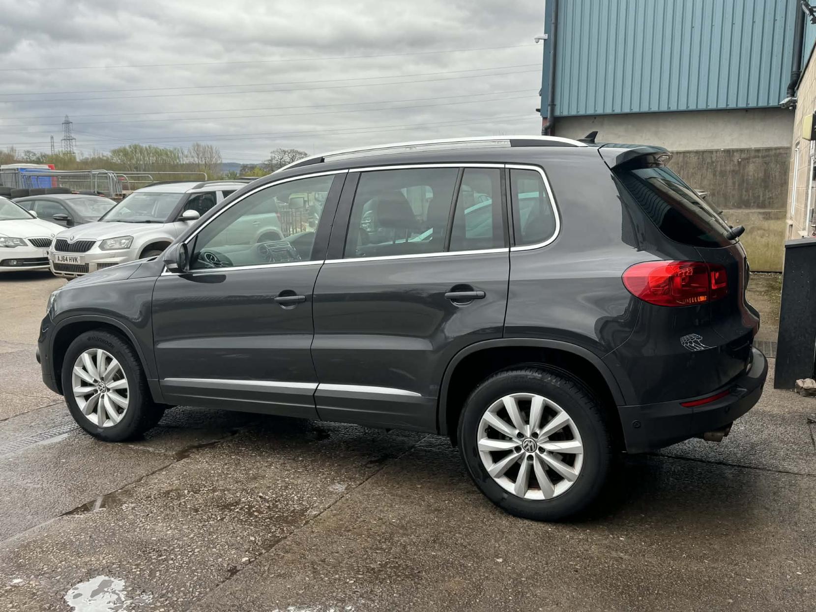 Volkswagen Tiguan 2.0 TDI BlueMotion Tech Match SUV 5dr Diesel Manual 2WD Euro 5 (s/s) (140 ps)