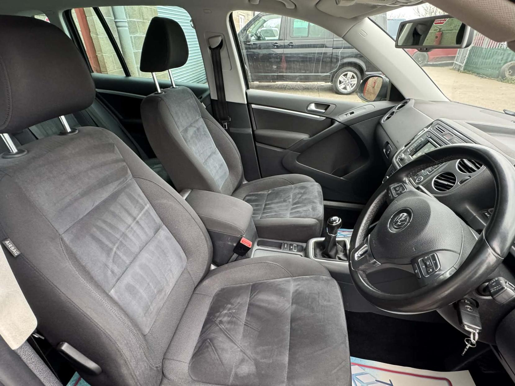 Volkswagen Tiguan 2.0 TDI BlueMotion Tech Match SUV 5dr Diesel Manual 2WD Euro 5 (s/s) (140 ps)