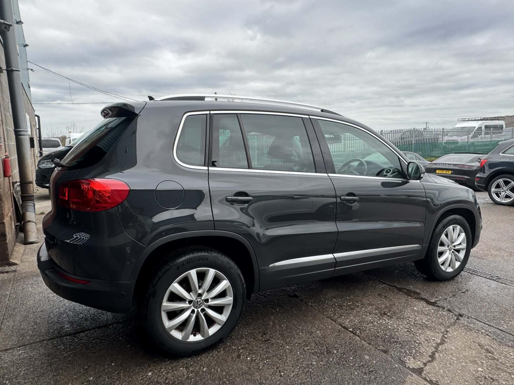Volkswagen Tiguan 2.0 TDI BlueMotion Tech Match SUV 5dr Diesel Manual 2WD Euro 5 (s/s) (140 ps)