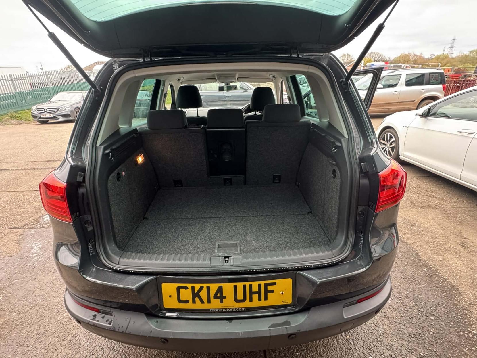 Volkswagen Tiguan 2.0 TDI BlueMotion Tech Match SUV 5dr Diesel Manual 2WD Euro 5 (s/s) (140 ps)