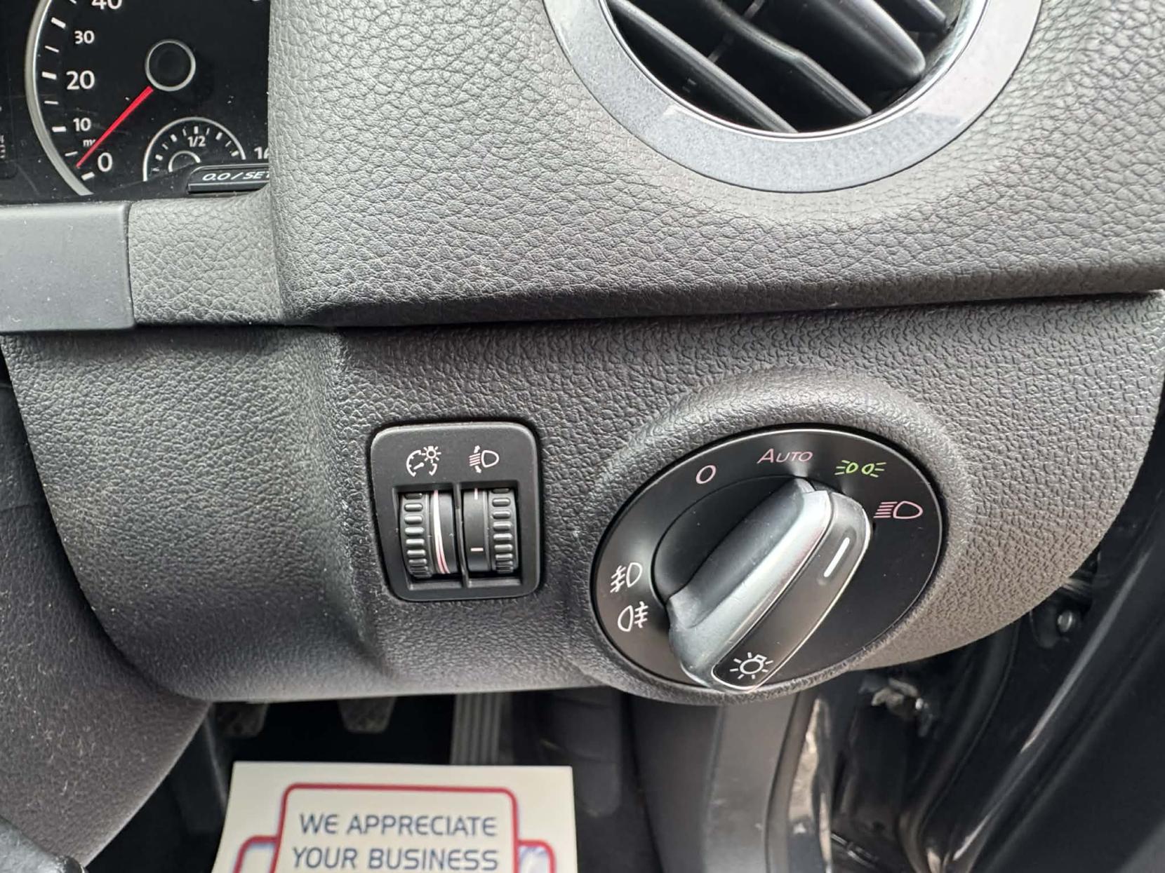 Volkswagen Tiguan 2.0 TDI BlueMotion Tech Match SUV 5dr Diesel Manual 2WD Euro 5 (s/s) (140 ps)