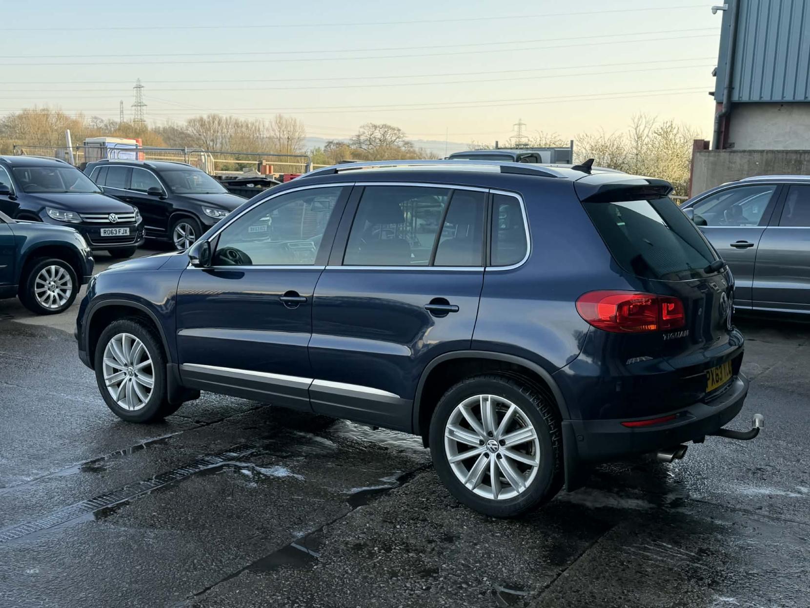 Volkswagen Tiguan 2.0 TDI BlueMotion Tech Match SUV 5dr Diesel DSG 4WD Euro 5 (s/s) (177 ps)