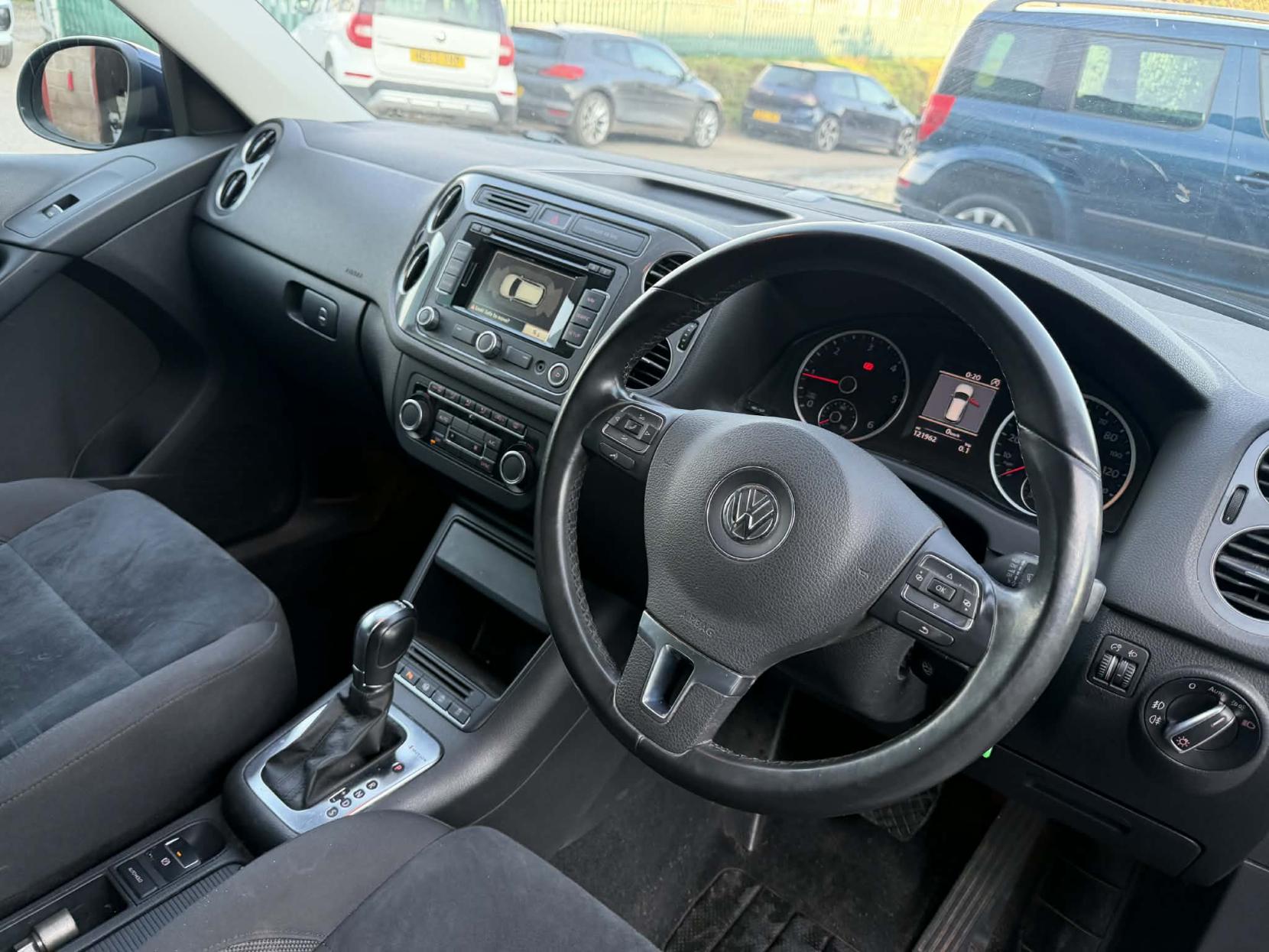 Volkswagen Tiguan 2.0 TDI BlueMotion Tech Match SUV 5dr Diesel DSG 4WD Euro 5 (s/s) (177 ps)