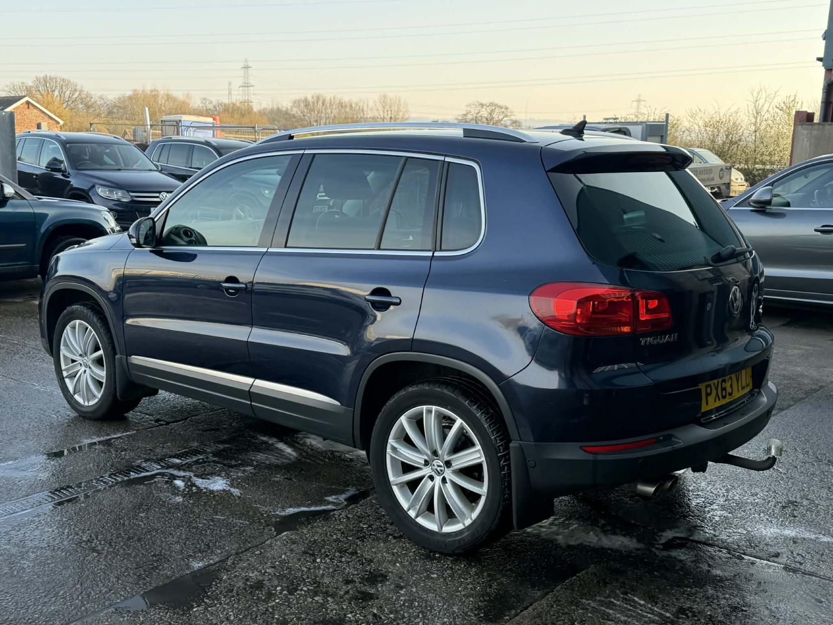 Volkswagen Tiguan 2.0 TDI BlueMotion Tech Match SUV 5dr Diesel DSG 4WD Euro 5 (s/s) (177 ps)