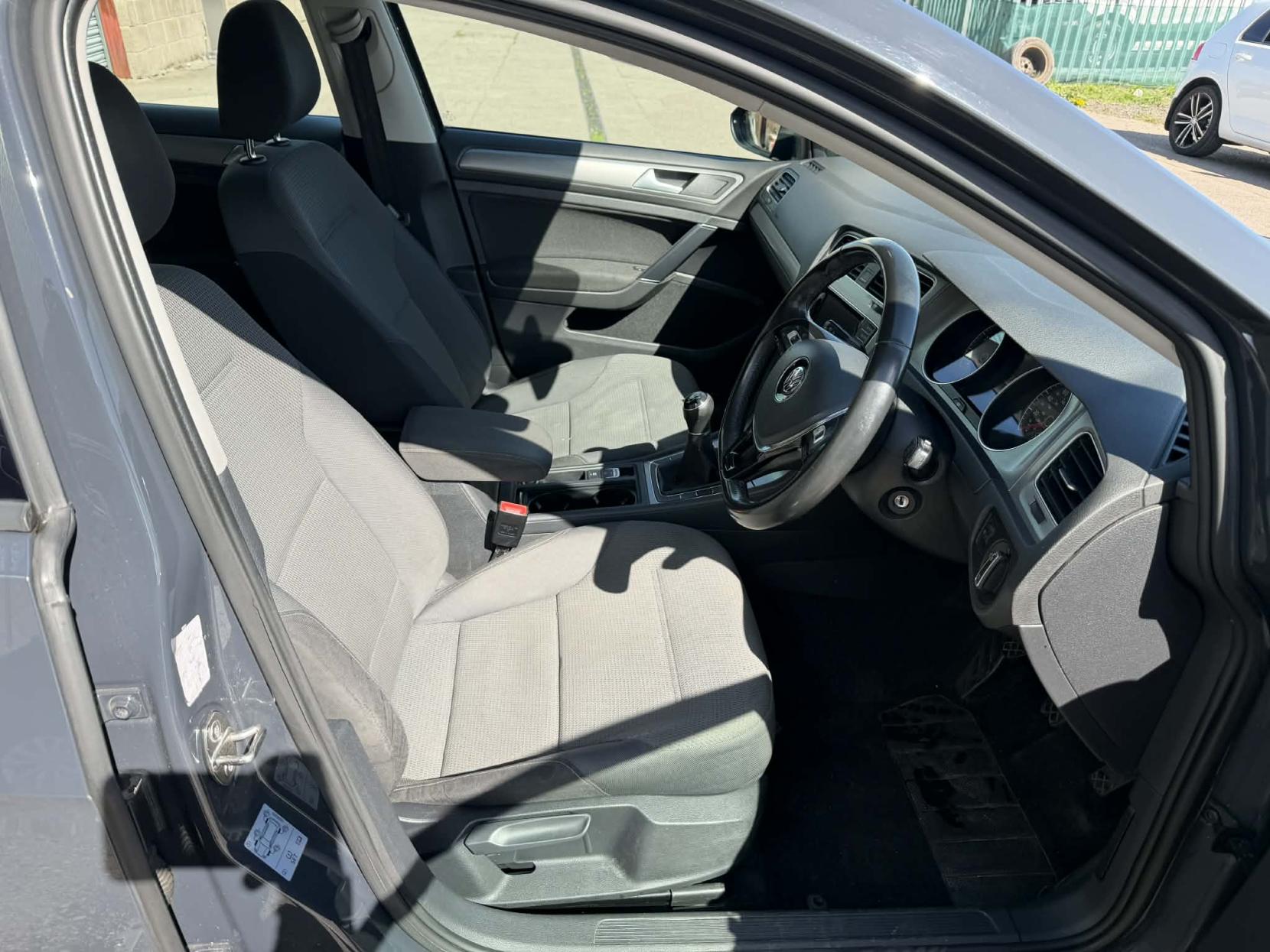 Volkswagen Golf 1.4 TSI BlueMotion Tech SE Hatchback 5dr Petrol Manual Euro 5 (s/s) (122 ps)