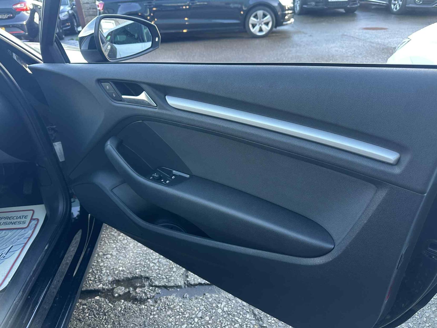 Audi A3 1.4 TFSI SE Hatchback 3dr Petrol Manual Euro 5 (s/s) (122 ps)