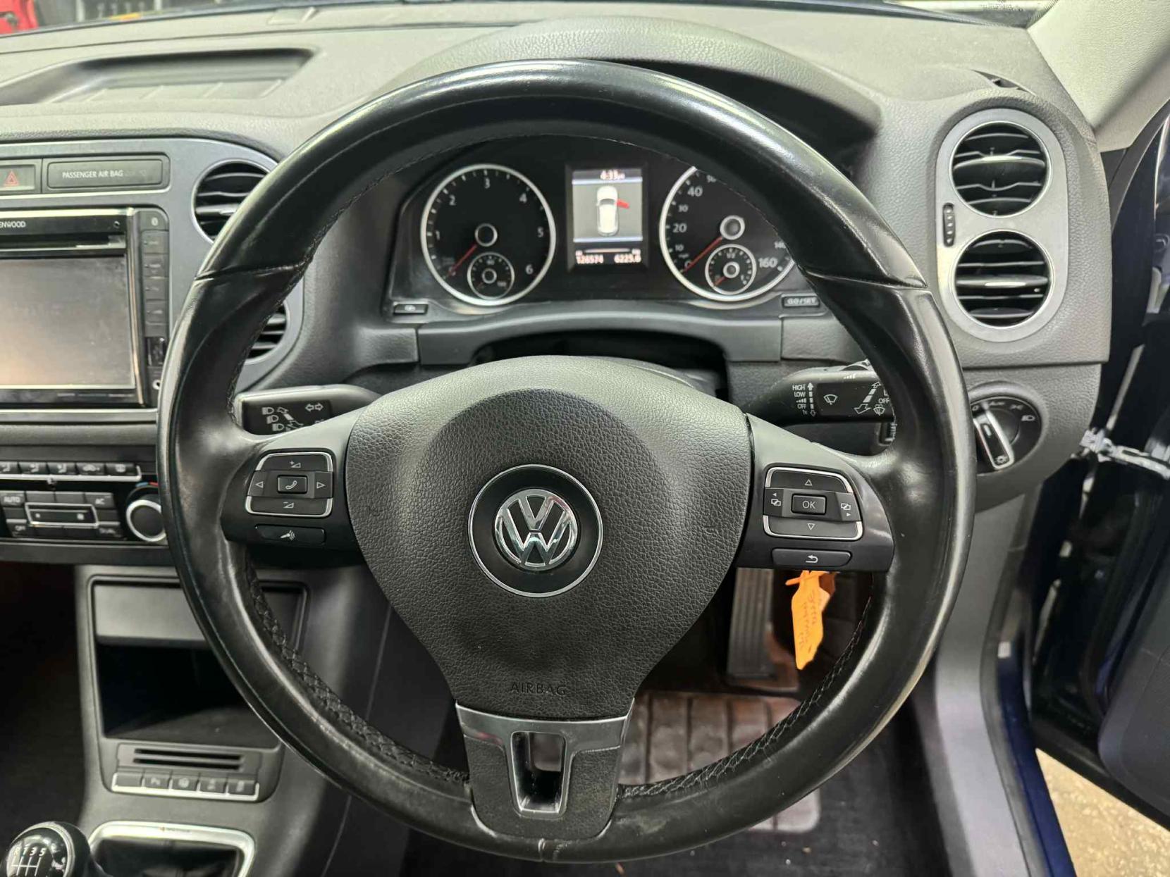 Volkswagen Tiguan 2.0 TDI BlueMotion Tech SE SUV 5dr Diesel Manual 4WD Euro 5 (s/s) (140 ps)